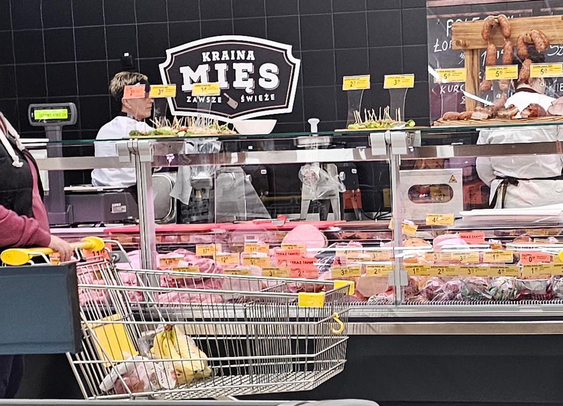 Jakie zarobki są w Biedronce, Lidlu czy Dino? Pracownicy lubią premie Jakie zarobki są w Biedronce, Lidlu czy Dino? Pracownicy lubią premie