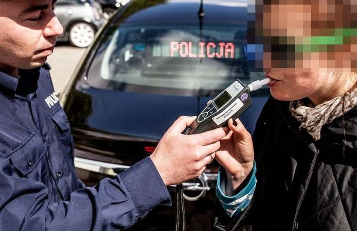 Janina D. jeździła wczoraj po Gryfinie bez prawa jazdy Janina D. jeździła wczoraj po Gryfinie bez prawa jazdy