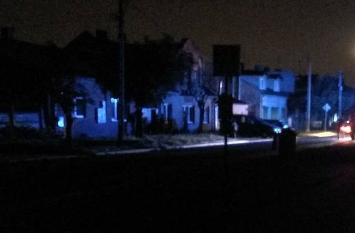 Jechał tak pijany, że nie wyrobił zakrętu. Udawał jednak, że to nie on Jechał tak pijany, że nie wyrobił zakrętu. Udawał jednak, że to nie on