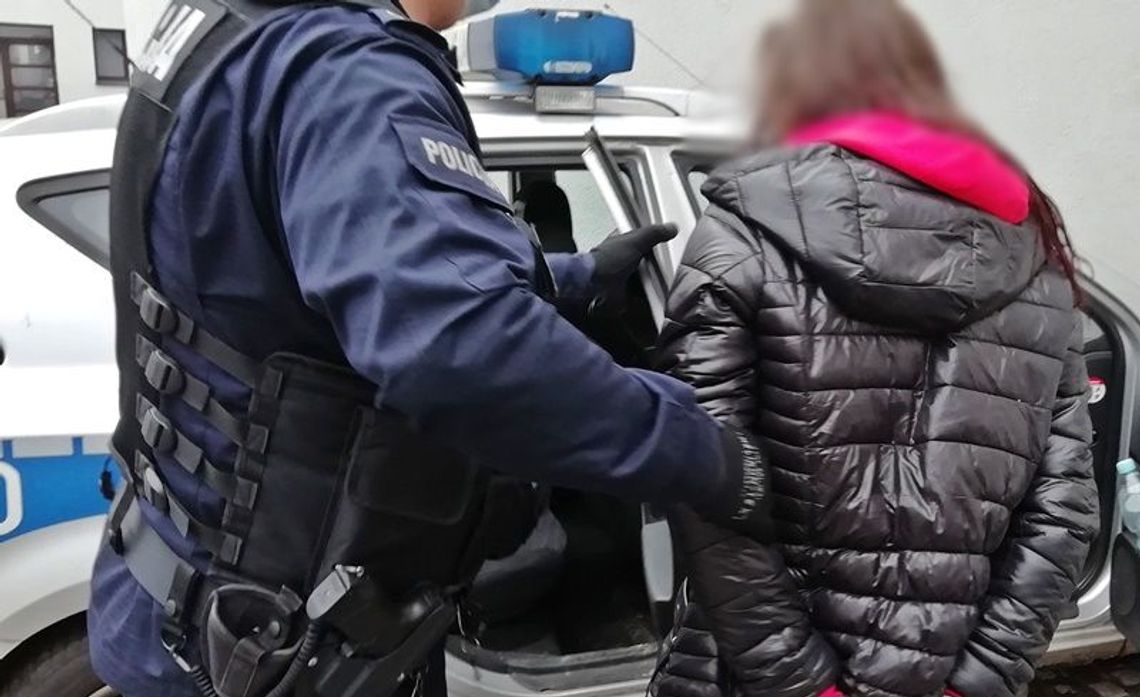 Jechała motorowerem po Gryfinie mimo że nie powinna Jechała motorowerem po Gryfinie mimo że nie powinna