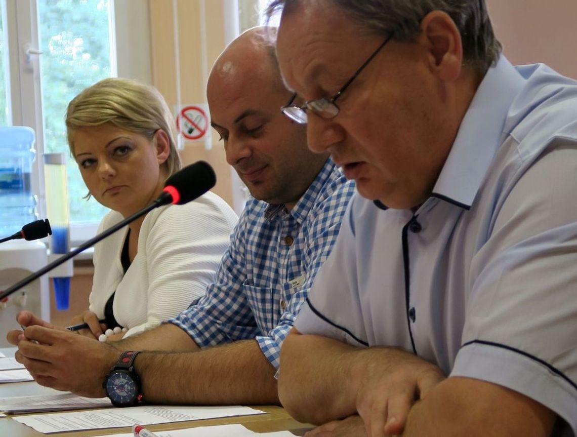 Jeden zrezygnował, a dwóch dobrali Jeden zrezygnował, a dwóch dobrali