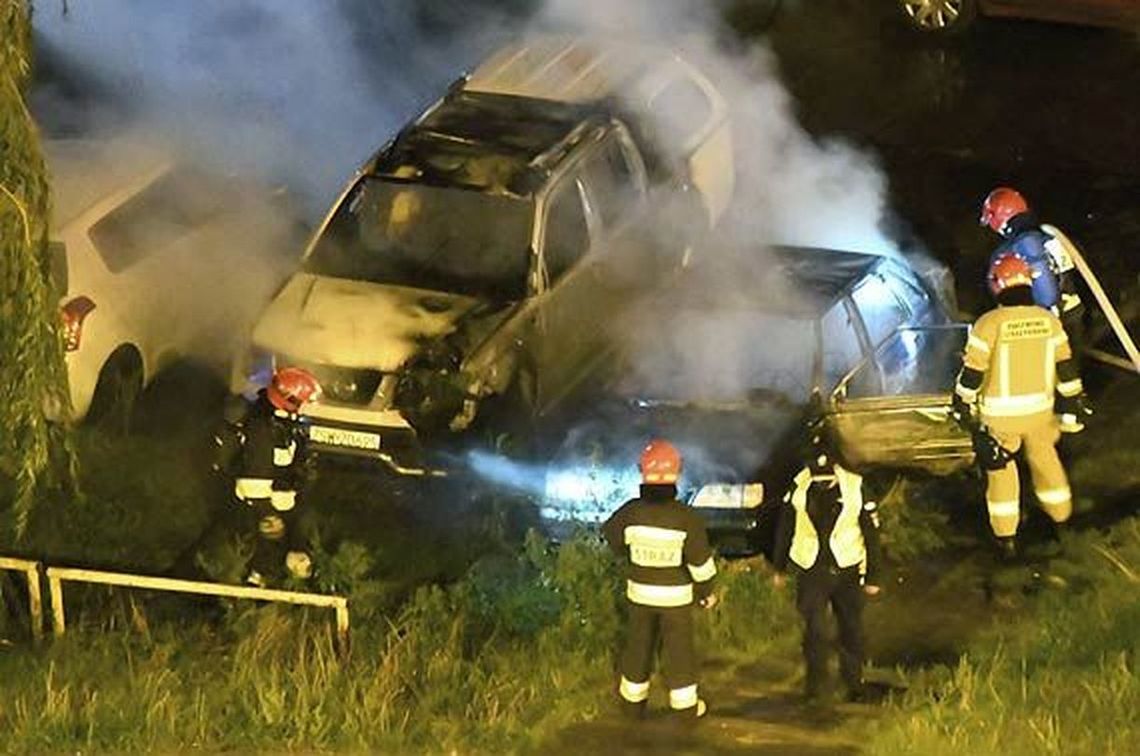 Jednego dnia spłonęły cztery samochody. To był dopiero początek złych wieści...