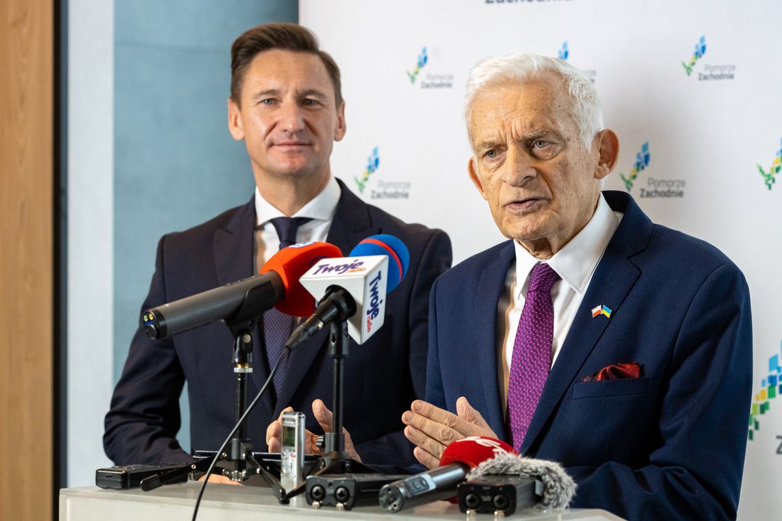 Jerzy Buzek był pod wrażeniem. Tyle pieniędzy!