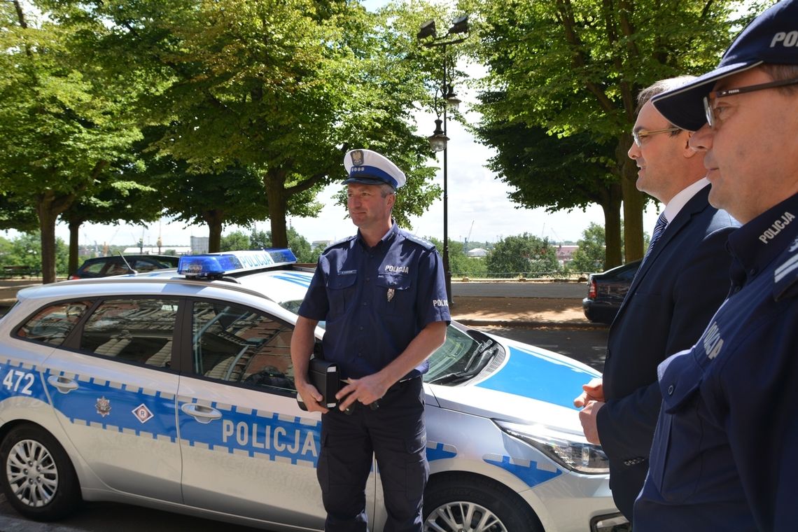 Jest nowy radiowóz w Gryfinie Jest nowy radiowóz w Gryfinie