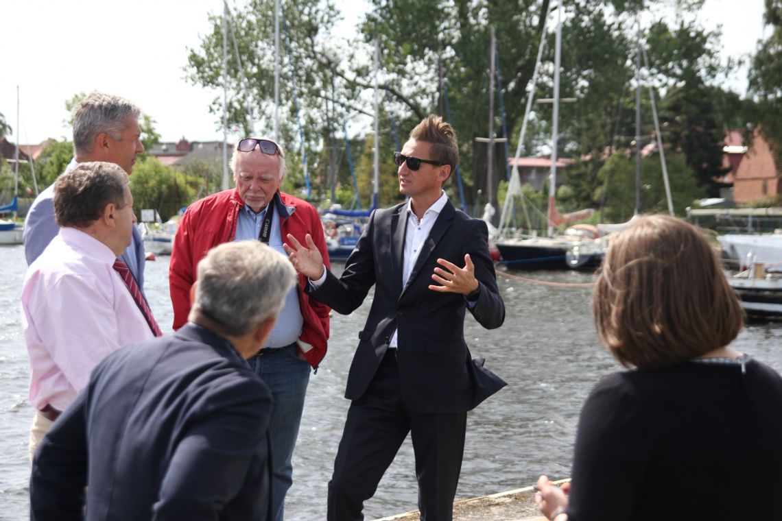 Jest połączenie z Gryfinem Jest połączenie z Gryfinem