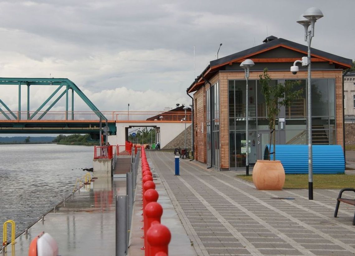 Jest pomost, nie ma pozwolenia Jest pomost, nie ma pozwolenia