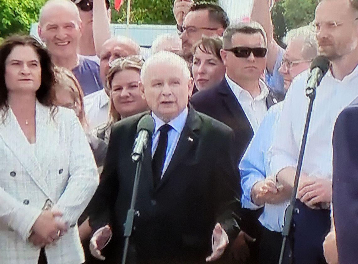 Kaczyński wykorzystał sytuację na granicy do walki politycznej. Zarzucono mu kłamstwo Kaczyński wykorzystał sytuację na granicy do walki politycznej. Zarzucono mu kłamstwo