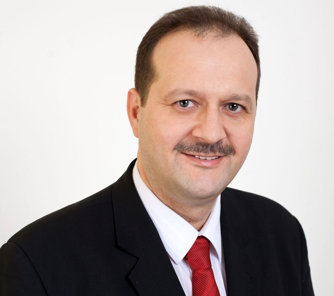 Kandydat na burmistrza Jacek Kawka przedstawia główne punkty swojego programu Kandydat na burmistrza Jacek Kawka przedstawia główne punkty swojego programu