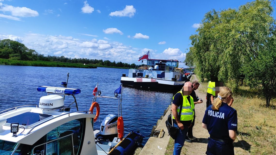 Kapitan barki paliwowej uderzył w nabrzeże i uciekł