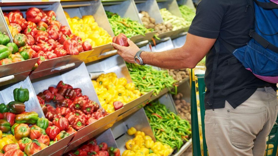 Na półkach sklepowych będzie kolorowo. Flagi na każdym produkcie Na półkach sklepowych będzie kolorowo. Flagi na każdym produkcie