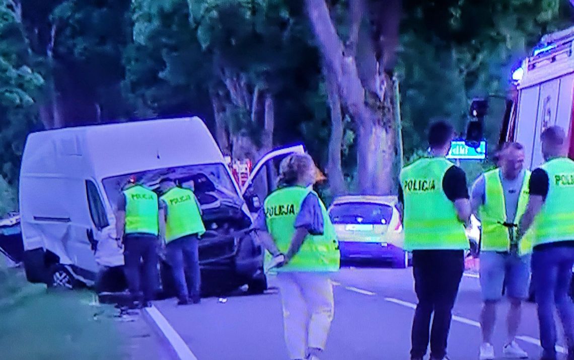 Karambol 5 aut. Kobieta nie żyje, dziecko walczy o życie