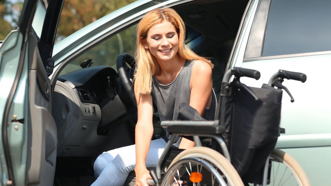 E-karta parkingowa dla niepełnosprawnych – urzędowa ulga czy pole do nowych nadużyć E-karta parkingowa dla niepełnosprawnych – urzędowa ulga czy pole do nowych nadużyć
