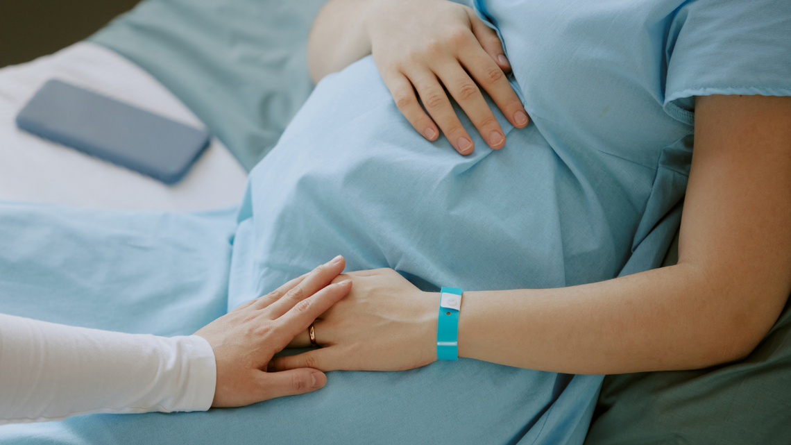 Czy szpitale odpowiednio zajmują się kobietami chcącymi usunąć ciążę?