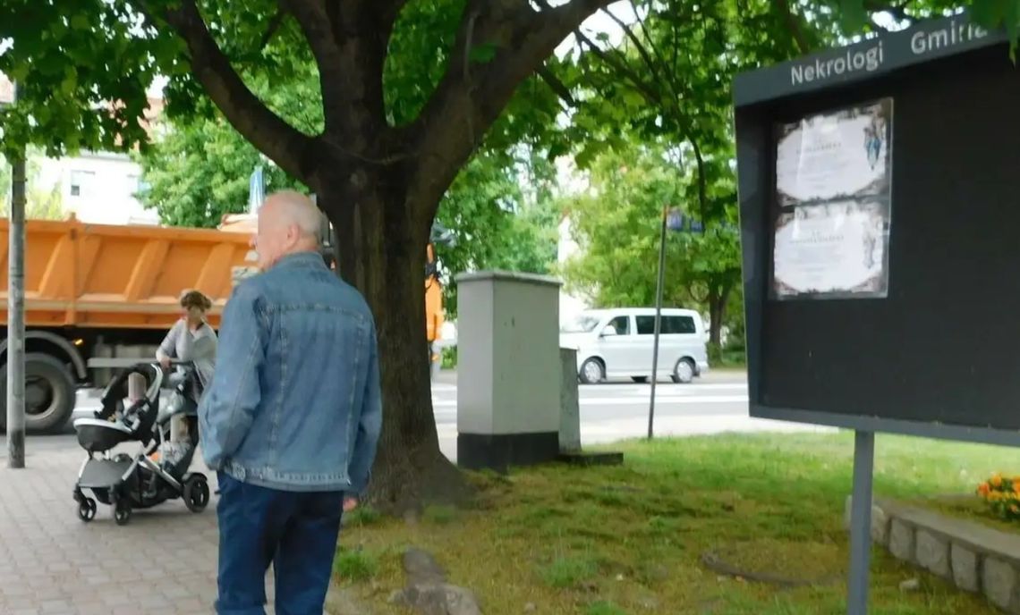 Każda klepsydra to ukryta opowieść o życiu, które przeminęło