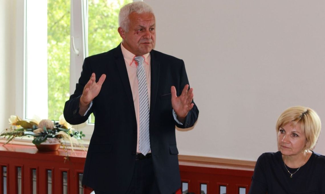 Kiedy burmistrzowi… otwiera się nóż w kieszeni? Na co wyda 200 tys. zł? Kiedy burmistrzowi… otwiera się nóż w kieszeni? Na co wyda 200 tys. zł?