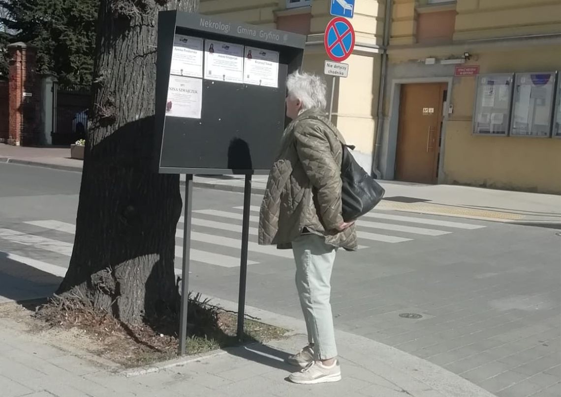 Kiedy życie staje się milczeniem, pamięć staje się modlitwą