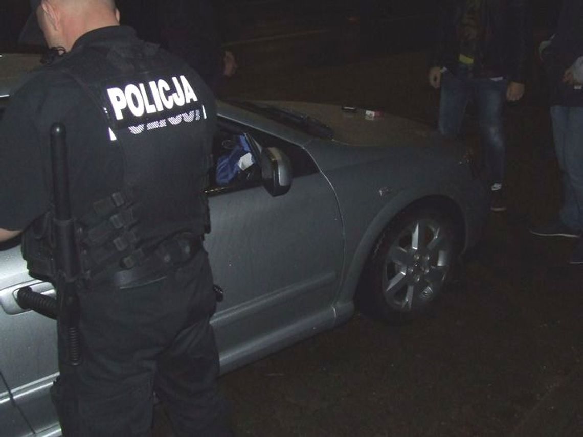 Kierowca i pasażer mieli narkotyki Kierowca i pasażer mieli narkotyki