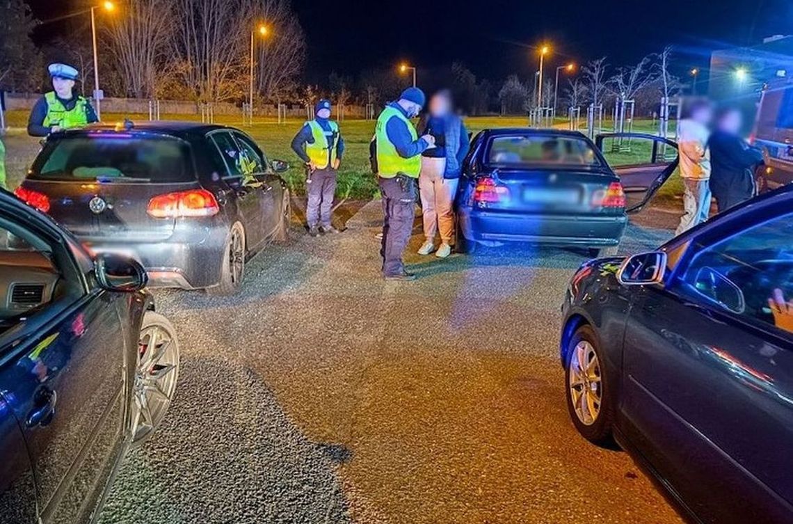 Kierowca stracił uprawnienia za jazdę pod wpływem promili. Policyjny alkomat potwierdził stan po użyciu alkoholu Kierowca stracił uprawnienia za jazdę pod wpływem promili. Policyjny alkomat potwierdził stan po użyciu alkoholu