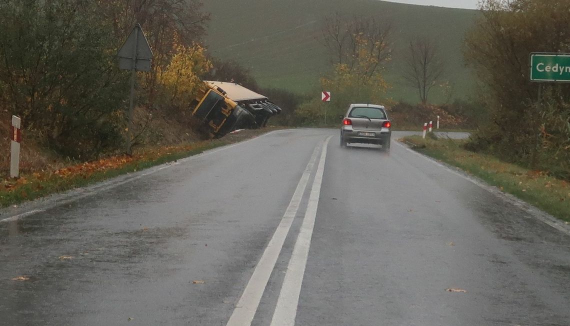 Kierowca z Ukrainy nie wyrobił zakrętu. Wiemy, dlaczego Kierowca z Ukrainy nie wyrobił zakrętu. Wiemy, dlaczego