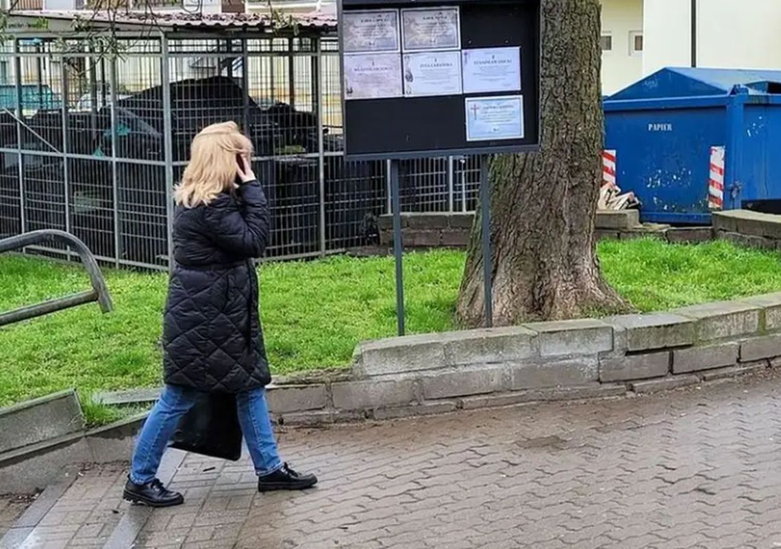 Klepsydra jest symbolem przemijania, które wpisane jest w każdą ludzką historię Klepsydra jest symbolem przemijania, które wpisane jest w każdą ludzką historię