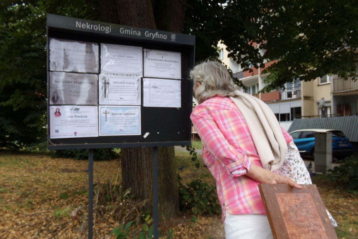 Klepsydra mierzy czas i nieustannie przypomina o przemijaniu