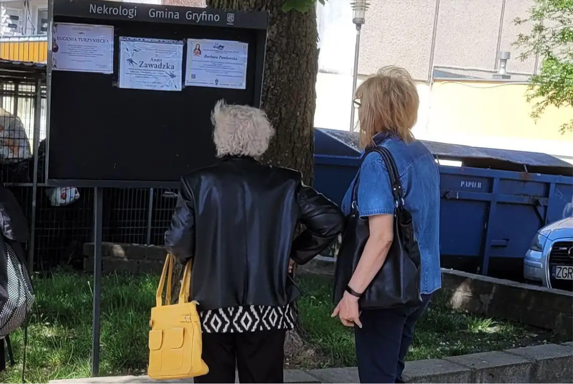 Klepsydra to metafora upływającego czasu i jego niepowtarzalności Klepsydra to metafora upływającego czasu i jego niepowtarzalności