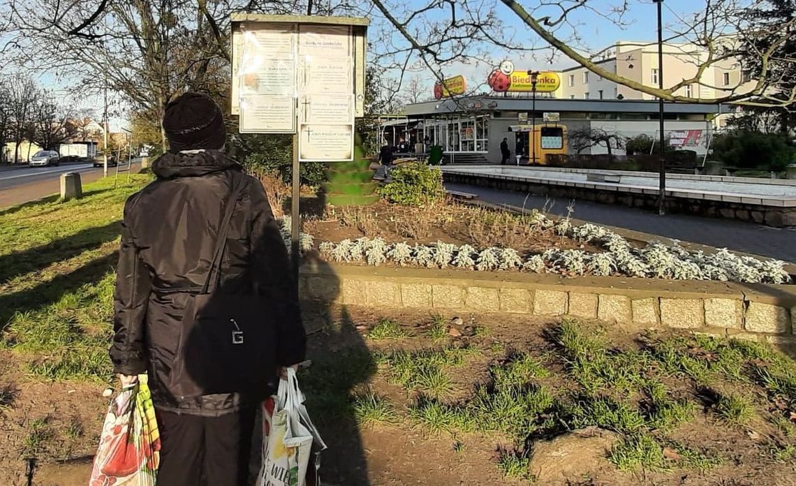 Klepsydry "wylewają się" z tablicy Klepsydry "wylewają się" z tablicy