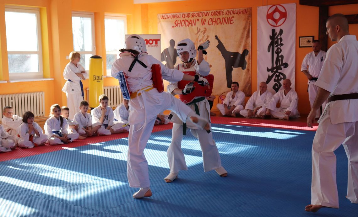 Klub karateków z nowym dojo