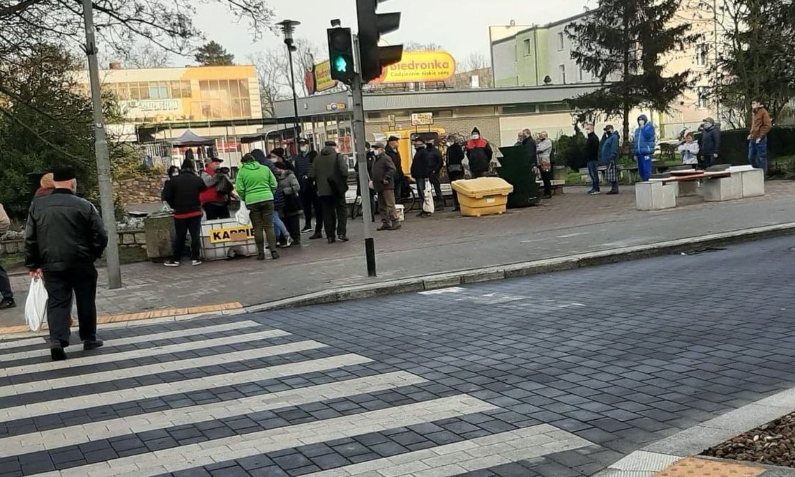 Kolejka za karpiami Kolejka za karpiami