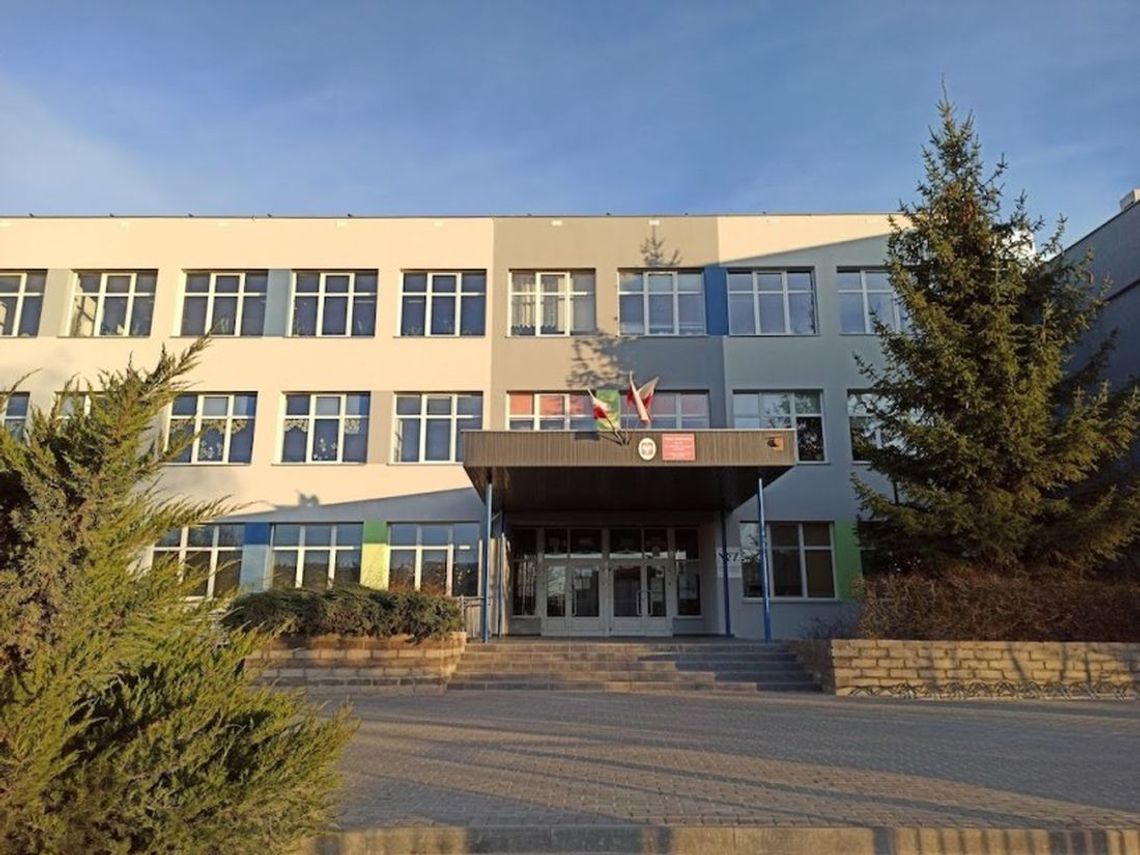 Kolejna klasa przechodzi na naucznie zdalne