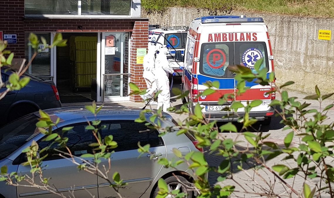 Kolejne osoby w powiecie zmarły. Dane resortu zdrowia wskazują wzrosty zachorowań w powiecie i województwie Kolejne osoby w powiecie zmarły. Dane resortu zdrowia wskazują wzrosty zachorowań w powiecie i województwie