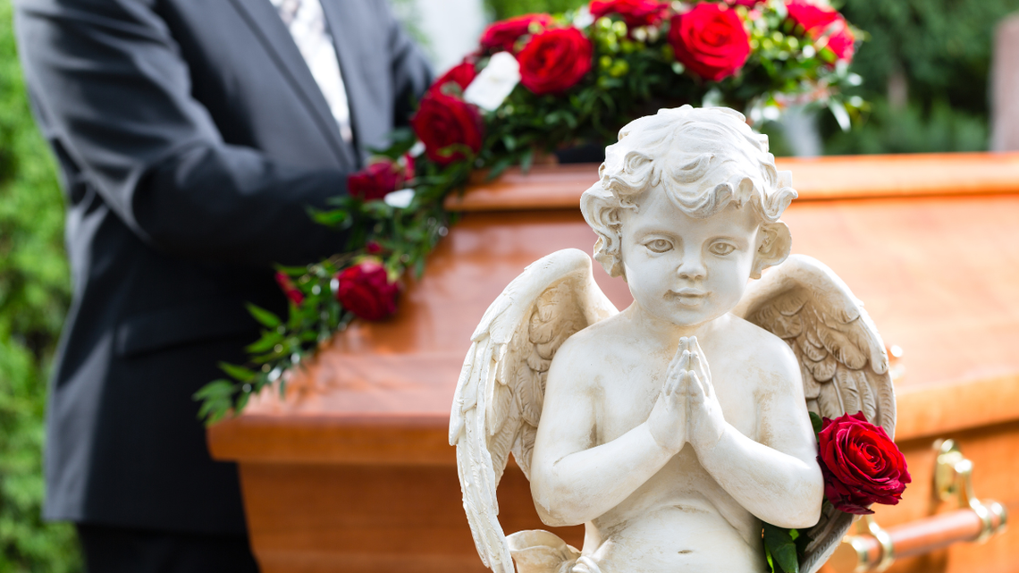 Tych opłat nie można pobierać na cmentarzach. Jak skutecznie dochodzić zwrotu pieniędzy?