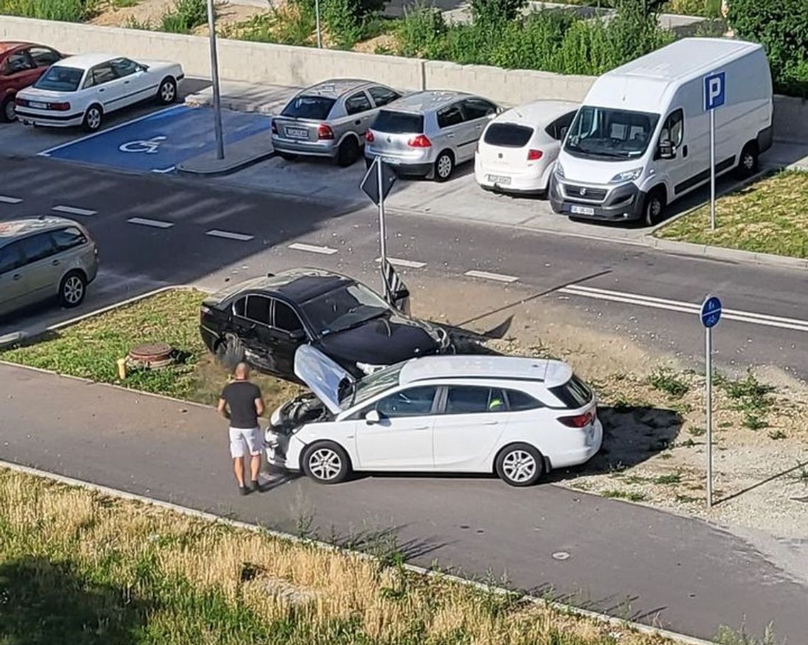 Kolizja w Gryfinie. Zderzyły się dwa auta Kolizja w Gryfinie. Zderzyły się dwa auta