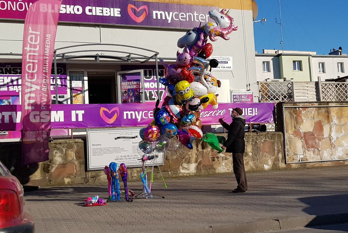 Kolorowe balony ubarwiły gryfińską ulicę Kolorowe balony ubarwiły gryfińską ulicę