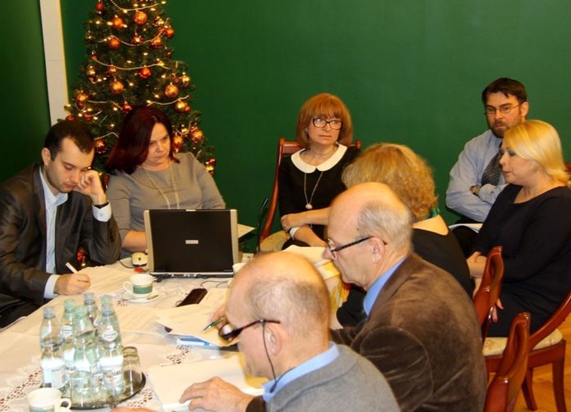 Komisje połączyły się w sali ślubów Komisje połączyły się w sali ślubów