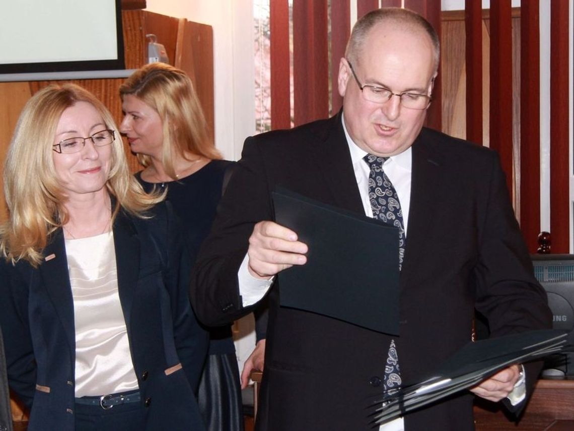 Komu wręczy nagrodę podczas sesji Komu wręczy nagrodę podczas sesji