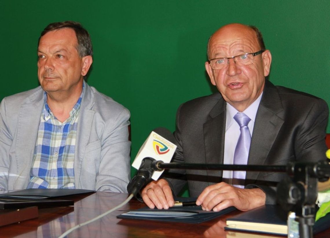 Konferencja prasowa burmistrza Piłata Konferencja prasowa burmistrza Piłata