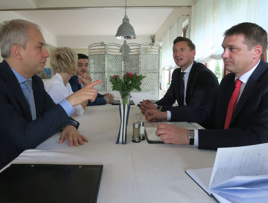 Konferencja prasowa senatora, wicemarszałka i radnych sejmiku w Gryfinie Konferencja prasowa senatora, wicemarszałka i radnych sejmiku w Gryfinie