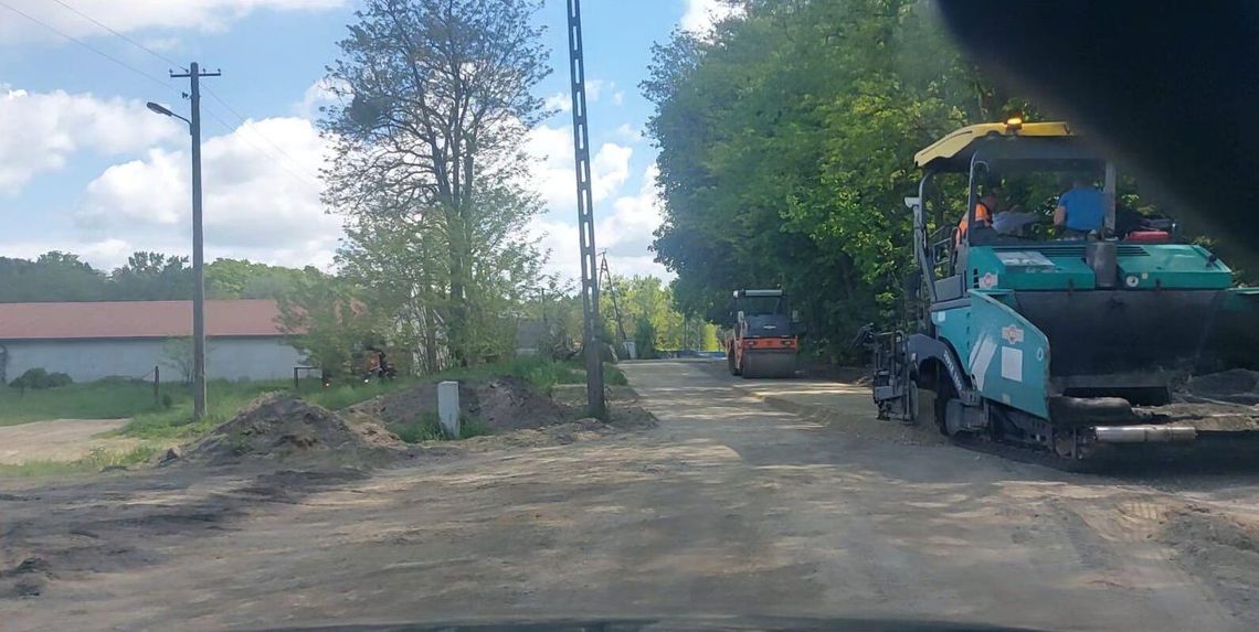 Koniec 15-letniego koszmaru kierowców i pieszych. Wreszcie remontują drogę