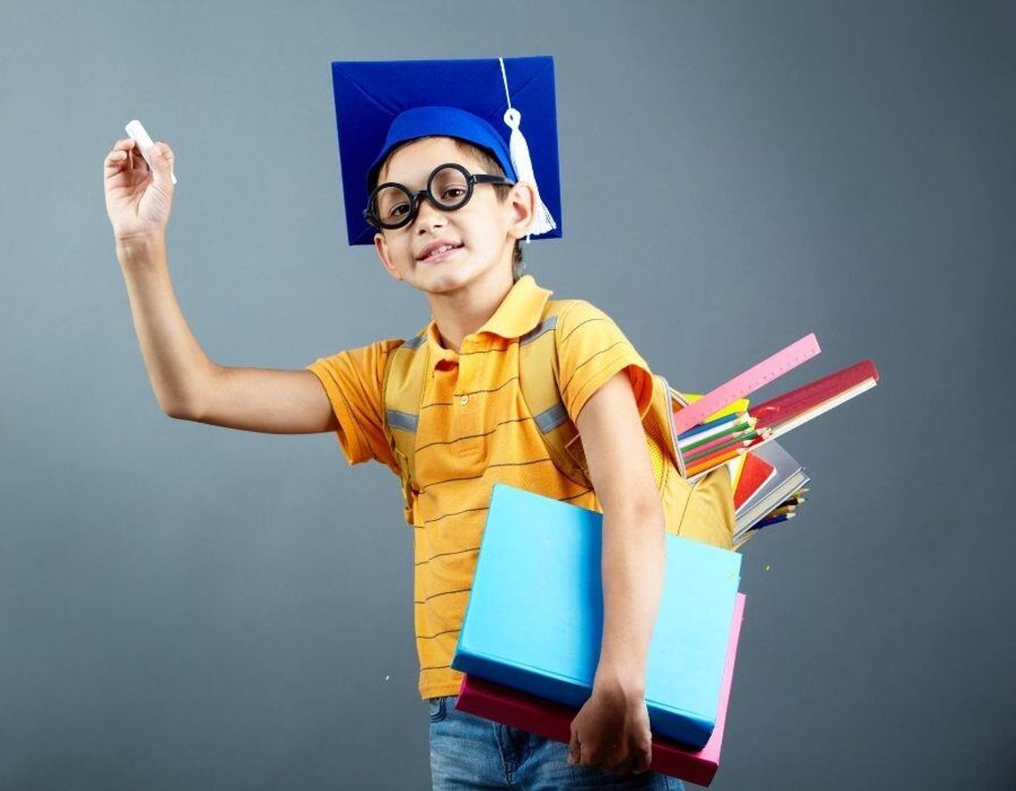 Koniec kreatywności dyrektorów. Rząd wprowadza zamknięty katalog 9 obowiązków dla wszystkich uczniów