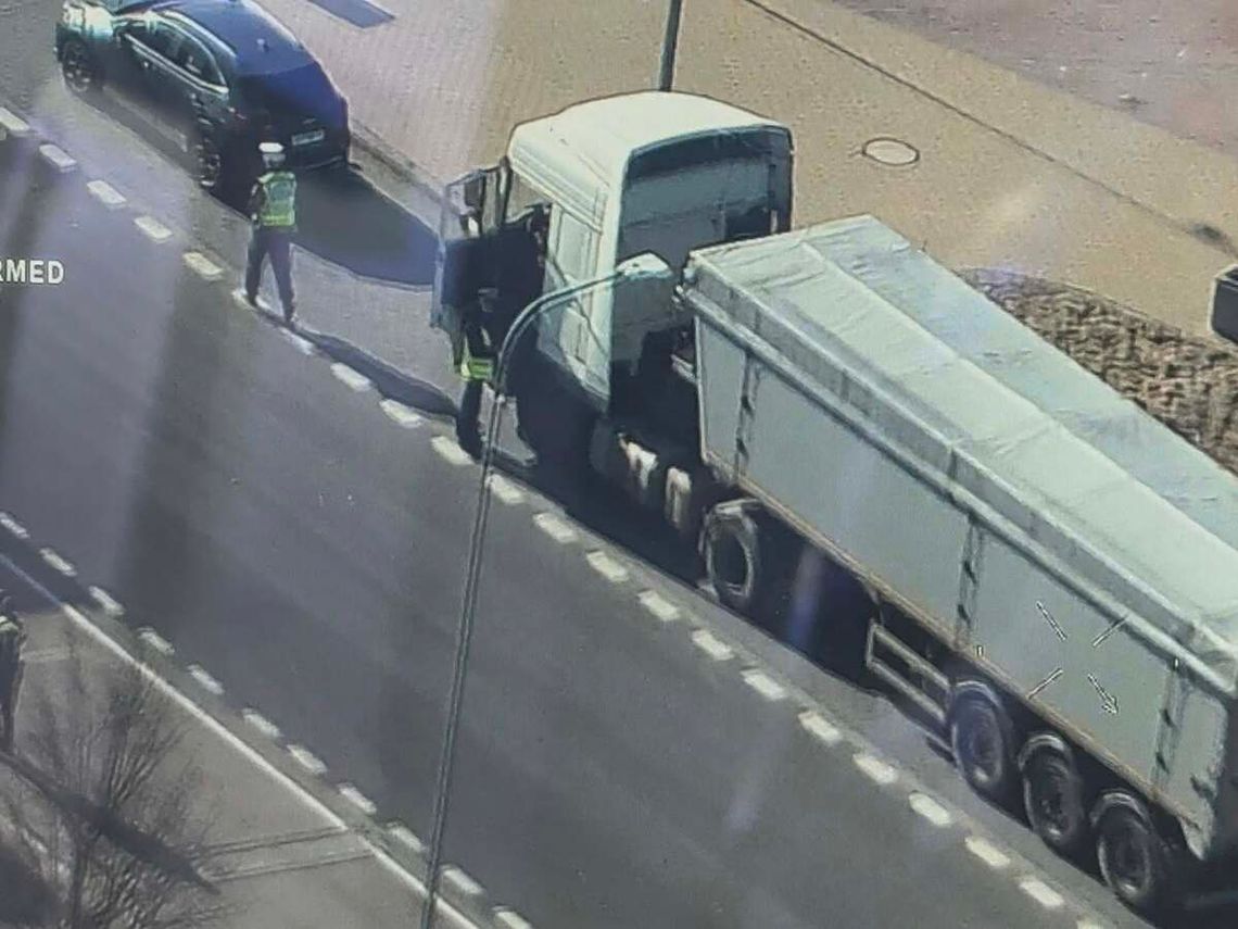 Koniec z blokowaniem lewego pasa. Policyjny śmigłowiec tropił „wyścigi słoni”