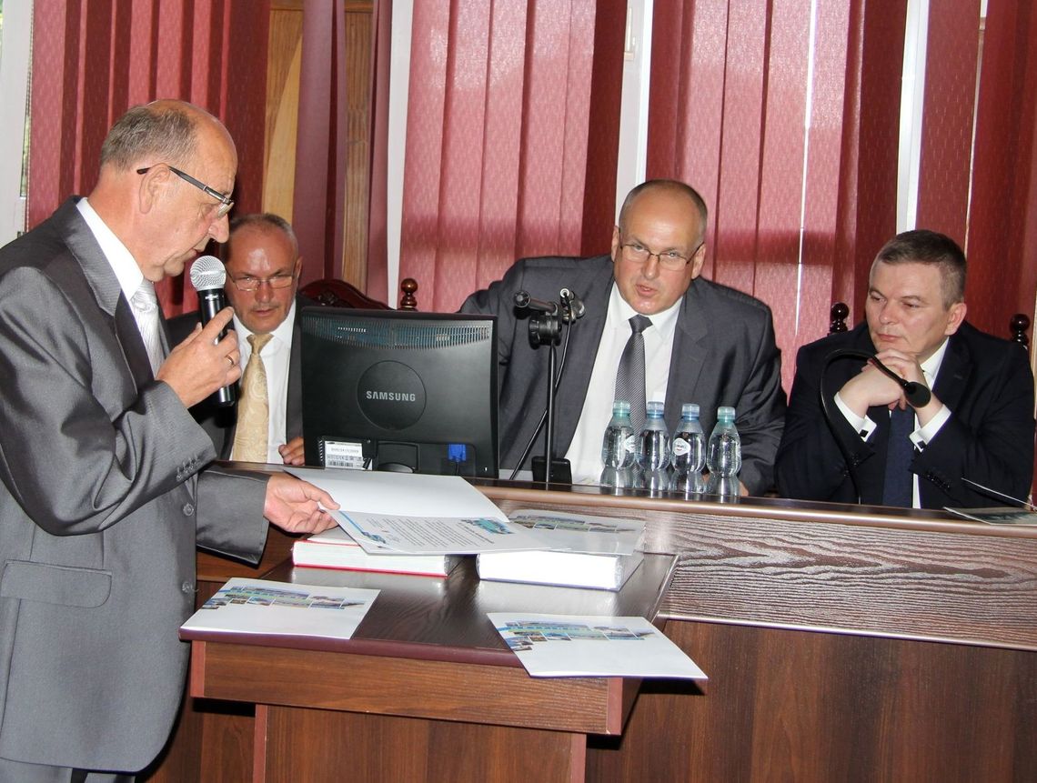 Konsultować, czy od razu uchwalać Konsultować, czy od razu uchwalać