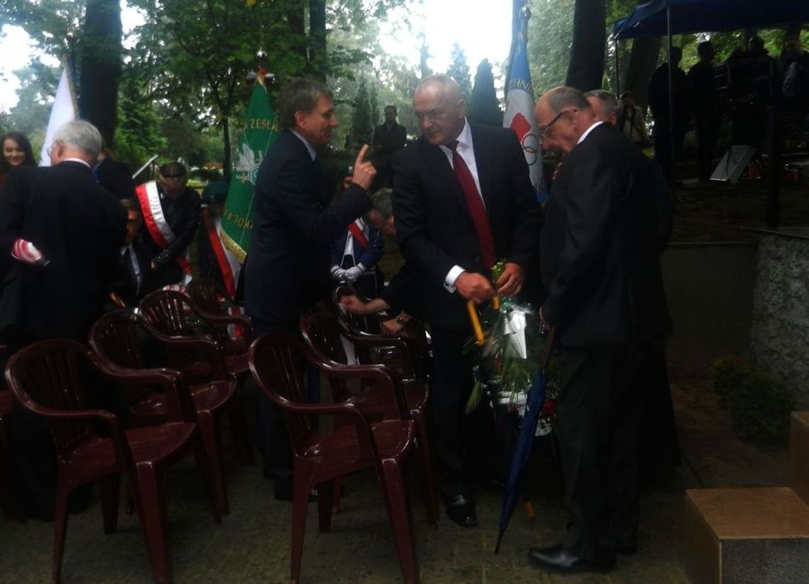 Kontrowersje dotyczące upamiętniania rocznic w Gryfinie Kontrowersje dotyczące upamiętniania rocznic w Gryfinie