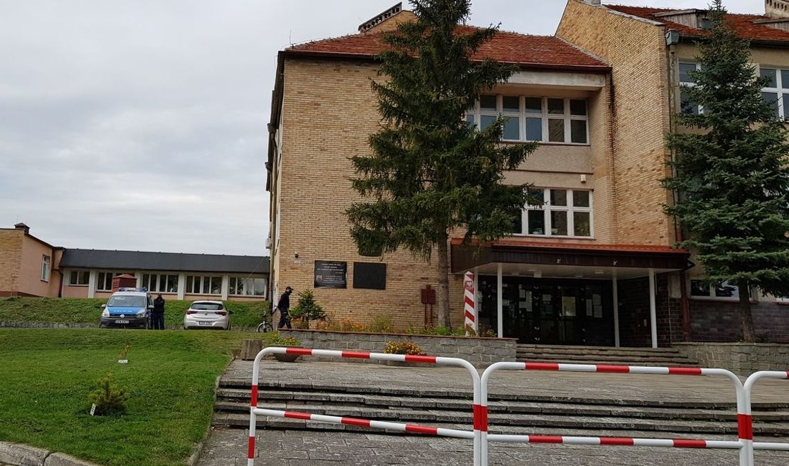 Koronawirus znowu pojawił się w szkole Koronawirus znowu pojawił się w szkole