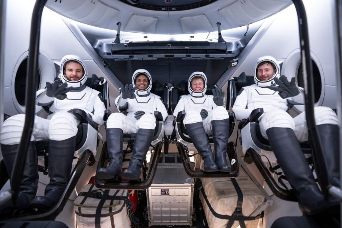 Rakieta z Uznańskim nie leci, bo jak nie pogoda, to usterka, Co trzeba naprawić?