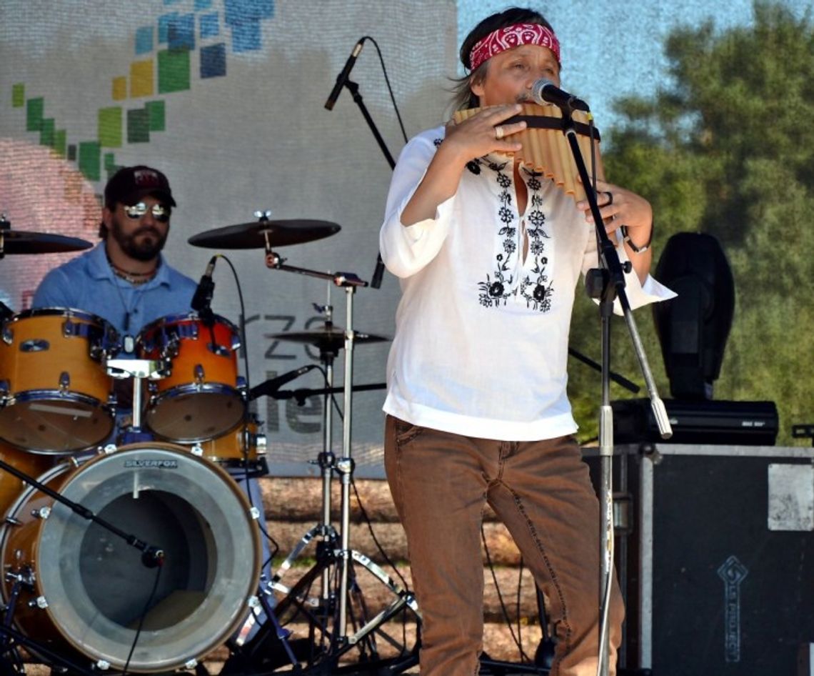 Kowbojki na nogi, kapelusz na głowę Kowbojki na nogi, kapelusz na głowę