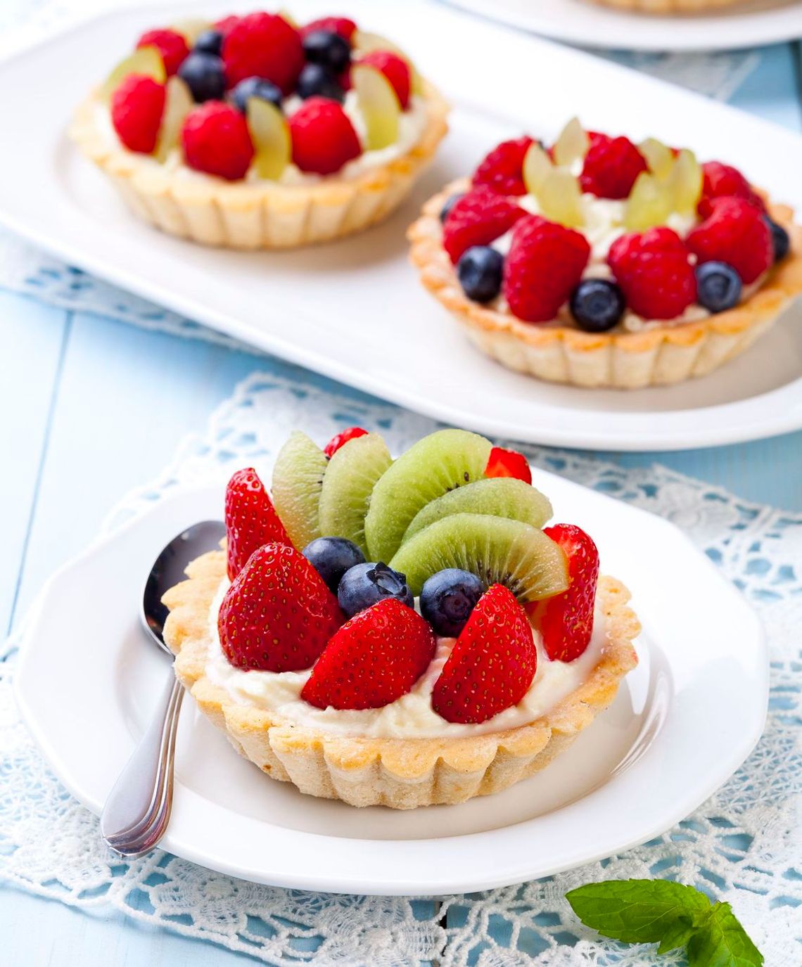 Kruche tartaletki z kremem maślano-cytrynowym i owocami