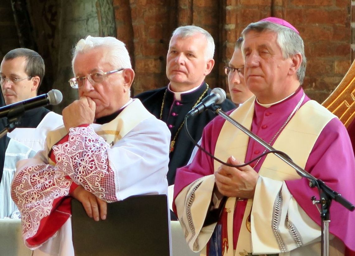 Ksiądz prałat Antoni Chodakowski pożegnał się z parafianami Ksiądz prałat Antoni Chodakowski pożegnał się z parafianami