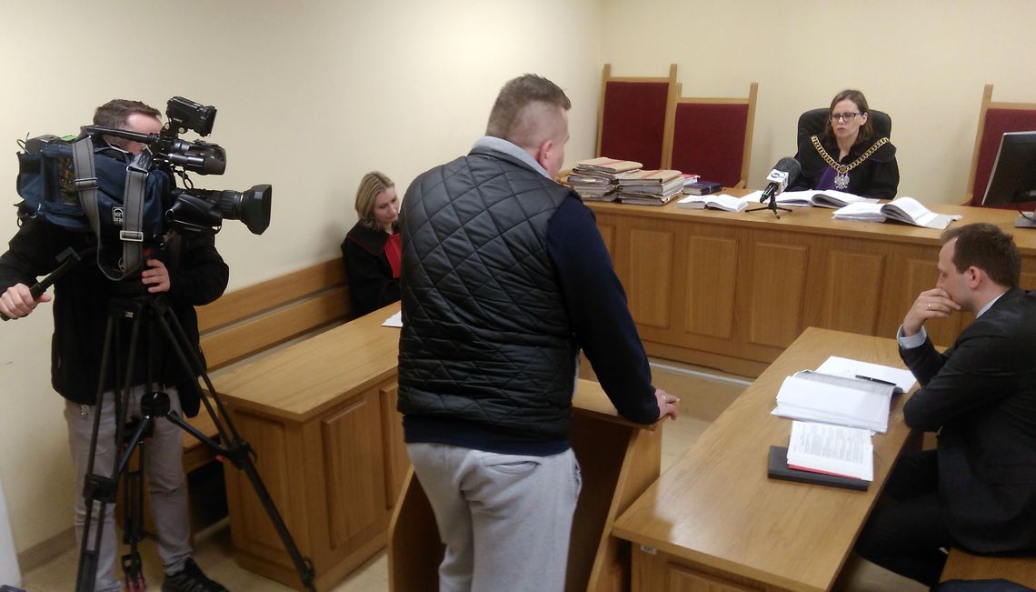  Ksiądz z Gryfina przed sądem oskarżony o uderzenie nastolatki [zdjęcia i wideo z rozprawy tylko na igryfino]