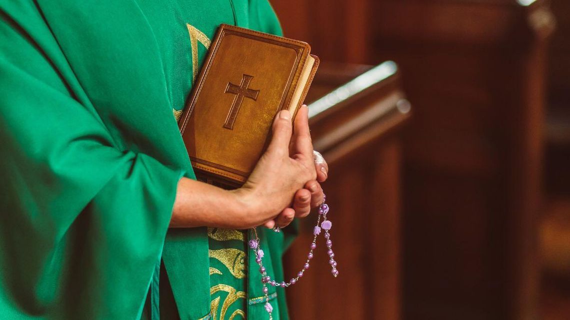 Ksiądz określił za co ile. Ubywa wiernych, koszty rosną, a parafianie o tym nie pamiętają